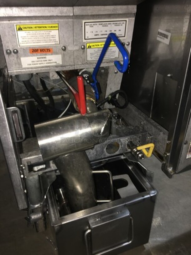 WOW! Pitco Soltice Electric Powered Deep Fat Fryer! With Oil Filter System! Digital Controlled Panel! Model SFSE14 Serial E08HA027570! 208V 3 Phase! On Commercial Casters!  - Image 7 of 11
