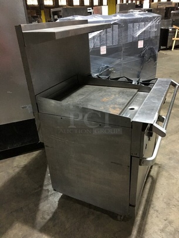 Amazing! RARE FIND! Vulcan Natural Gas Powered 2 Burner Range With 24 Inch Flat Top Grill! With Full Size Convection Oven Underneath! With Metal Racks! Model 36C-24GT2BN Serial 481830709! On Commercial Casters!   - Image 3 of 12