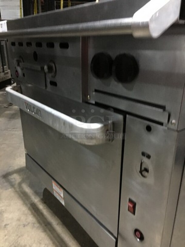 Amazing! RARE FIND! Vulcan Natural Gas Powered 2 Burner Range With 24 Inch Flat Top Grill! With Full Size Convection Oven Underneath! With Metal Racks! Model 36C-24GT2BN Serial 481830709! On Commercial Casters!   - Image 10 of 12