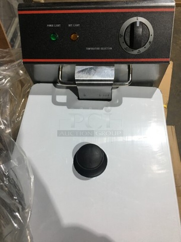 Brand New In The Box! 2020 USR Counter Top Electric Powered Deep Fat Fryer! Model DF6L Serial 200651134! 120V 1Phase!  - Image 3 of 5