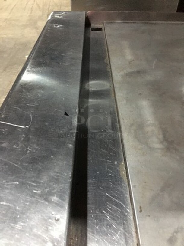 Nice! American Range Natural Gas Powered Flat Griddle! With Full Size Oven! With Raised Backsplash And Salamander Shelf! On Legs!  - Image 6 of 11