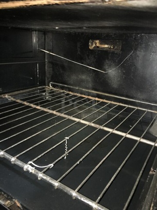Nice! American Range Natural Gas Powered Flat Griddle! With Full Size Oven! With Raised Backsplash And Salamander Shelf! On Legs!  - Image 8 of 11