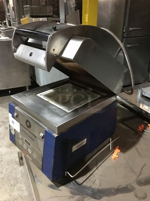NICE! 2010 Electrolux HSG Infrared Panini Press Grill! Model HSPPAN Serial 02801070! 208V 1 Phase!  - Image 2 of 8