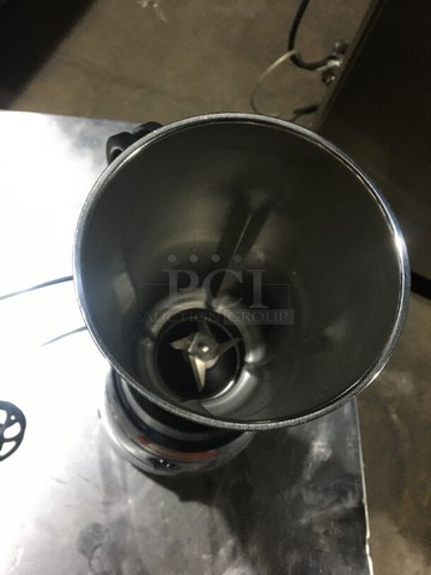 New! Fleetwood Commercial Bar Blender! Model LI! With Stainless Steel Pitcher! 110V 1 Phase!  - Image 5 of 9