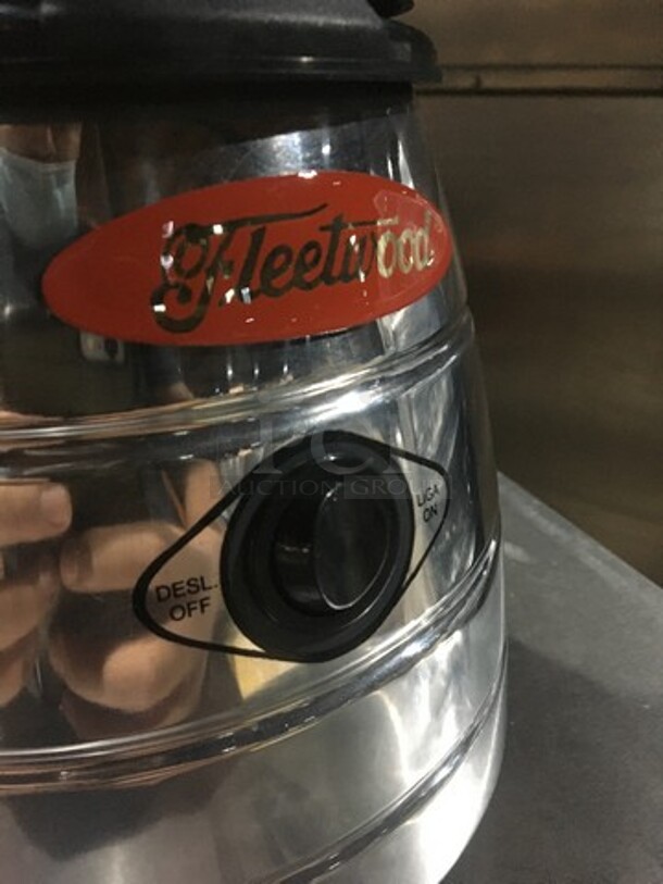 New! Fleetwood Commercial Bar Blender! Model LI! With Stainless Steel Pitcher! 110V 1 Phase!  - Image 7 of 9