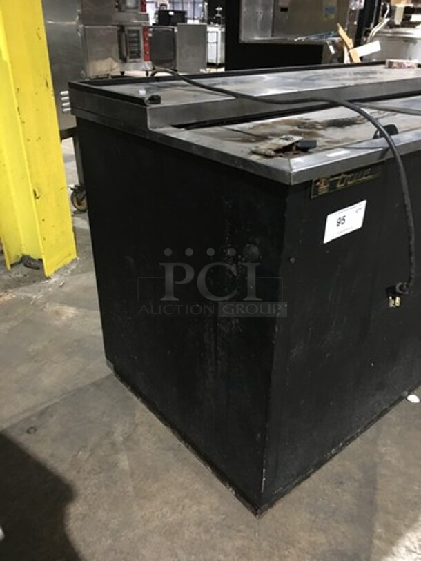 True 2 Top Sliding Door Beer Cooler! Model TD50-18 Serial 6636054! 115V 1 Phase!  - Image 2 of 9