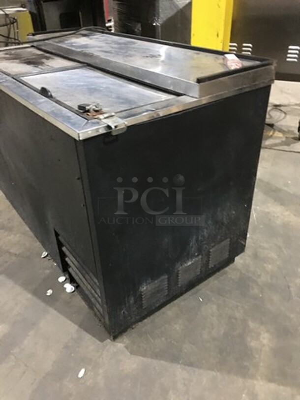 True 2 Top Sliding Door Beer Cooler! Model TD50-18 Serial 6636054! 115V 1 Phase!  - Image 3 of 9
