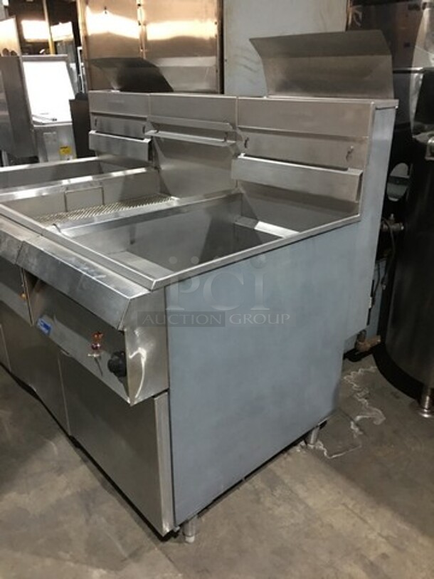 Nice! Pitco Dual 75LBS Natural Gas Powered 2 Bay Deep Fat Fryer! With Dump Station! Each Bay Is 5 Burners! With Oil Filter! Model F183S Serial 10-86AX20277SNPS! On Legs!  - Image 2 of 12