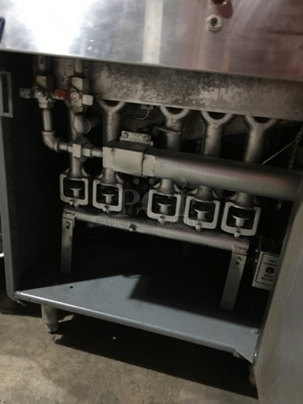 Nice! Pitco Dual 75LBS Natural Gas Powered 2 Bay Deep Fat Fryer! With Dump Station! Each Bay Is 5 Burners! With Oil Filter! Model F183S Serial 10-86AX20277SNPS! On Legs!  - Image 8 of 12