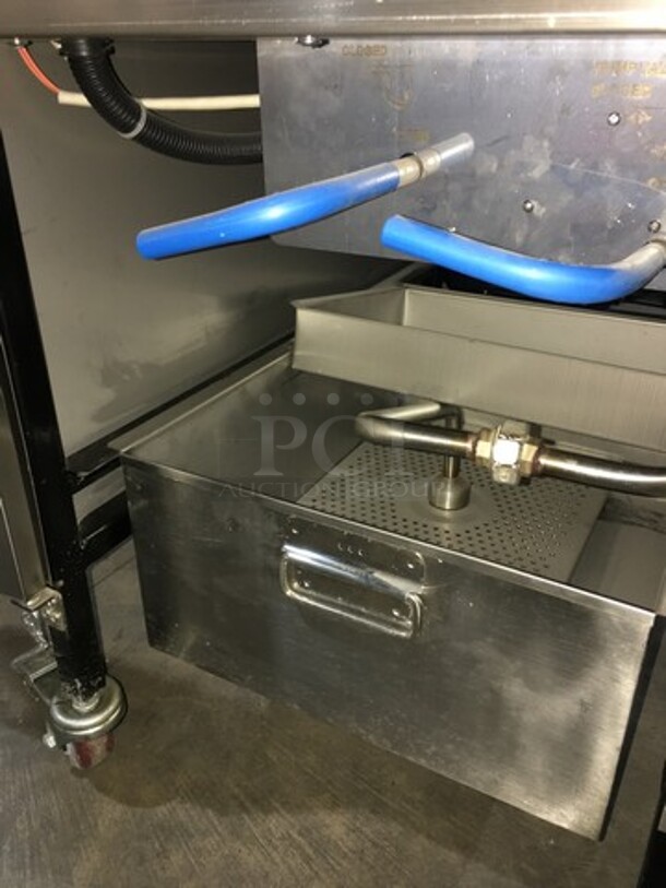 FAB! 2019 NEW NEVER USED! Shinehoequipment Electric Powered Pressure Fryer! Model P007! With Oil Filter System! On Casters!  - Image 10 of 12