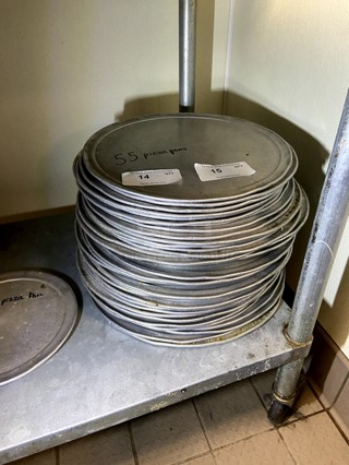 16 in. Pizza Pans. (10 qty)