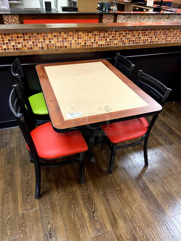 Lot of 1 Table and 4 Chairs - Image 1 of 1