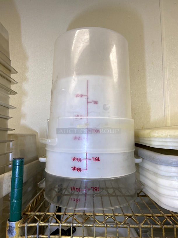 Lot of Plastic Storage containers and Lids & (3) 18 qt Cambro containers - Image 4 of 4