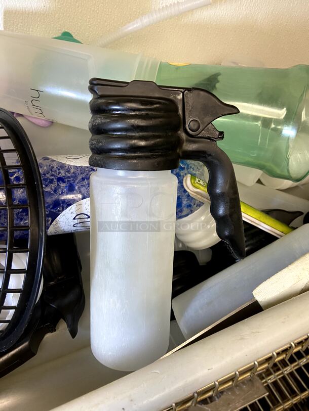 Lot of Dispensers - Image 1 of 1