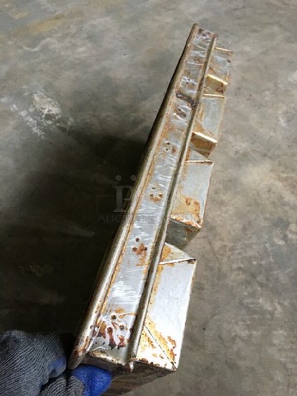 Metal 4 Compartment Bread Baking Pan! 10 X Your Bid!  - Image 4 of 6