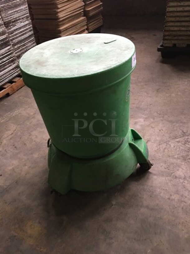 The Green Machine Commercial Salad/Lettuce  Spinner!  - Image 2 of 8