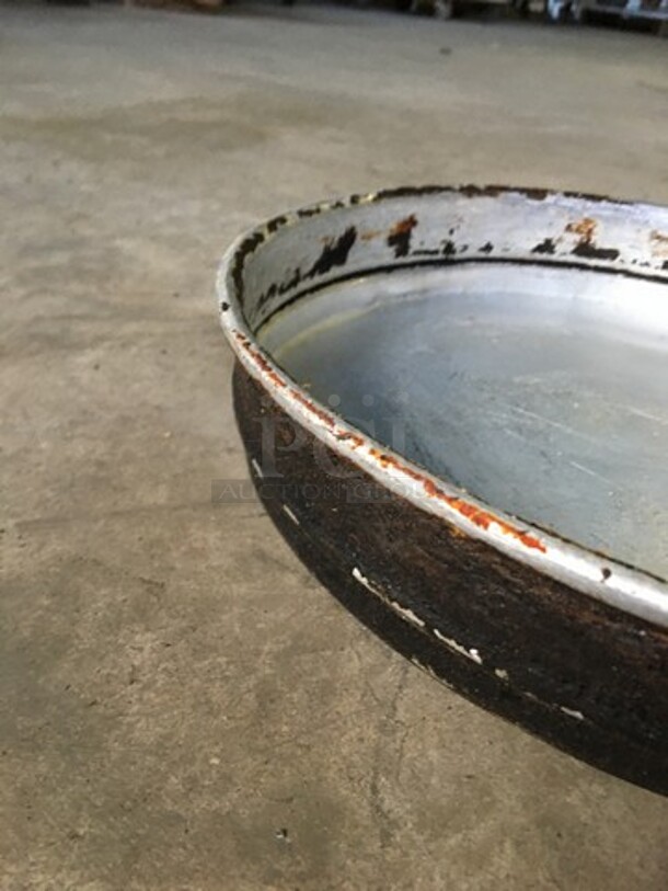 Round Baking Pan! 10 X Your Bid! - Image 4 of 6