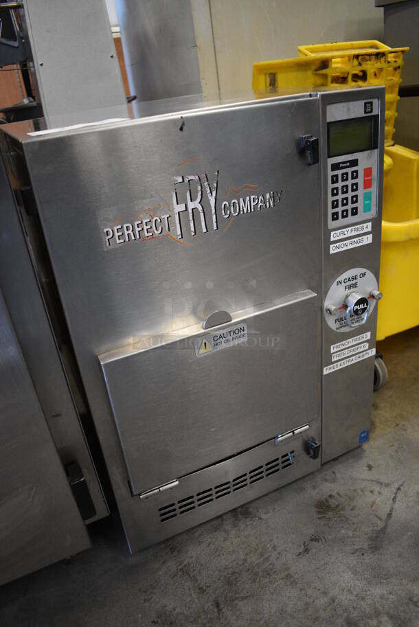 WOW! Perfect Fry Company Model PFC5700 Stainless Steel Commercial Countertop Electric Powered Ventless Fryer. 240 Volts. 17x17x23.5 - Image 3 of 7