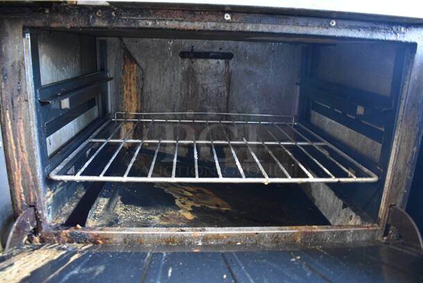 WOW! Vulcan Stainless Steel Commercial Gas Powered Floor Style 6 Burner w/ Right Side Flat Top Griddle, 2 Lower Ovens and Stainless Steel Overshelf on Commercial Casters. 60x32x60 - Image 6 of 7
