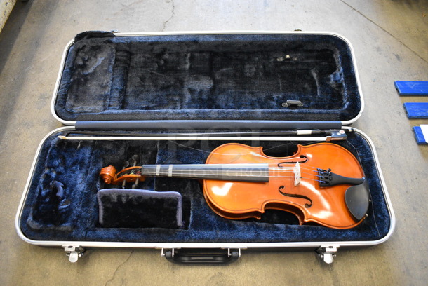 2016 Strobel Model ML80C Wooden Half Size Violin w/ Bow in Hard Case. 27x10x5 - Image 2 of 12