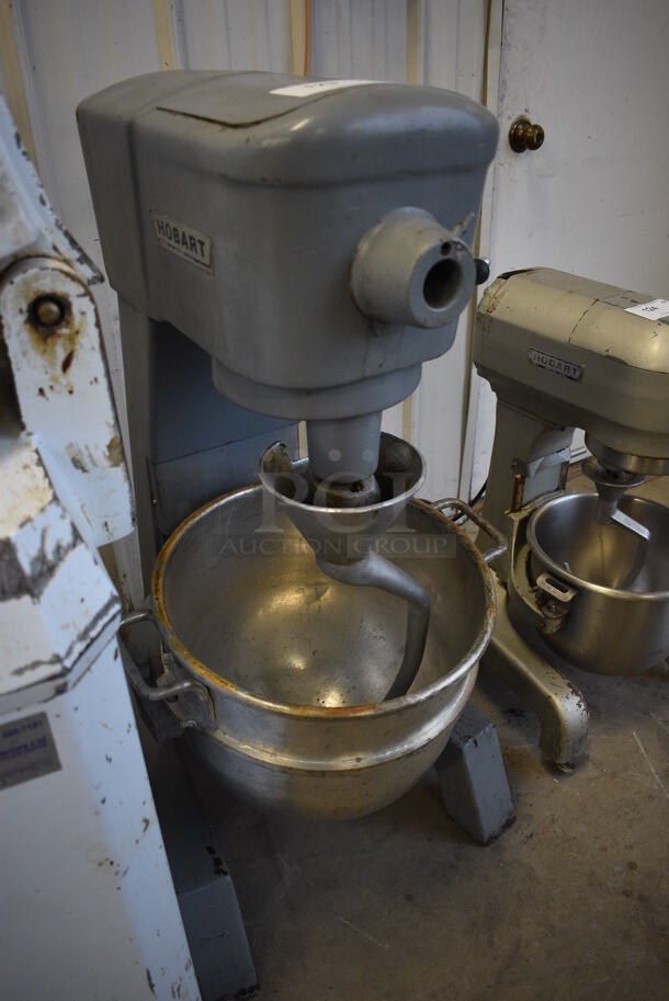FANTASTIC! Hobart Model D300 Metal Commercial Floor Style 30 Quart Planetary Mixer w/ Stainless Steel Mixing Bowl and Dough Hook. 115 Volts, 1 Phase. 22x28x41. Tested and Working! - Image 3 of 7
