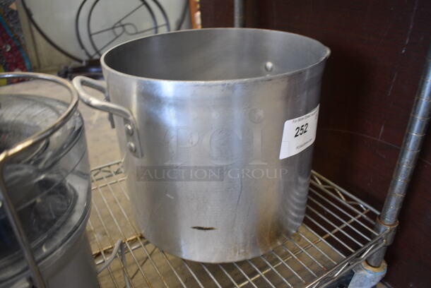 Metal Stock Pot. 16x12x11 - Image 3 of 3
