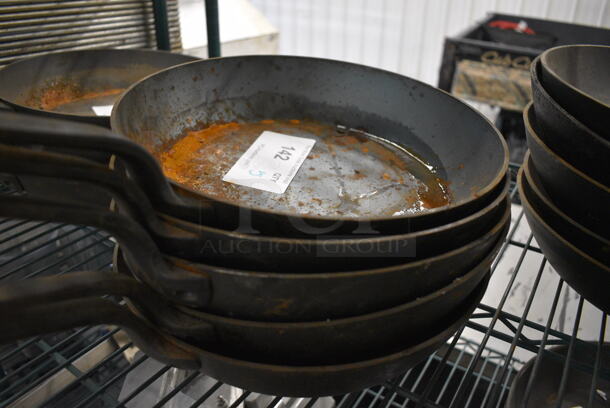 5 Cast Iron Skillets. 20x11x2.5. 5 Times Your Bid! - Image 2 of 3