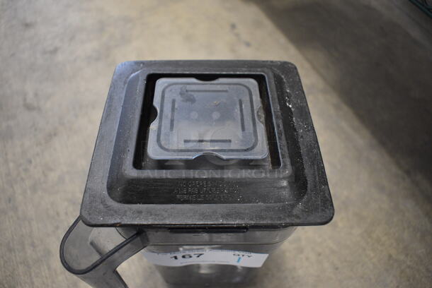 Vita-Mix Model VM0100A Metal Commercial Countertop Blender w/ Pitcher. 120 Volts, 1 Phase. 7.5x8.5x19. Tested and Powers On But Parts Do Not Move - Image 5 of 6