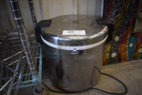 Amko Chrome Finish Countertop Rice Cooker. 17x15x15