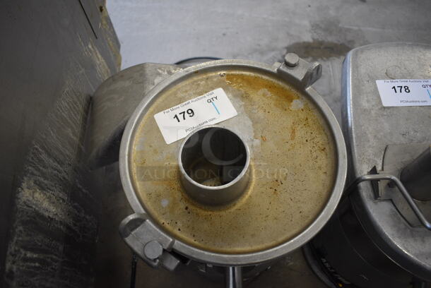 NICE! Santos Model IP43 Metal Commercial Countertop Automatic Specialty Juicer. 100-120 Volts, 1 Phase. 13x16x21. Tested and Working! - Image 3 of 6
