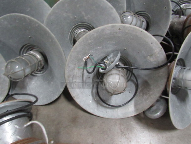 AWESOME! One 18 Inch Industrial Look Rustic Galvanized Barn Light. BULB IS BROKEN! - Image 2 of 5