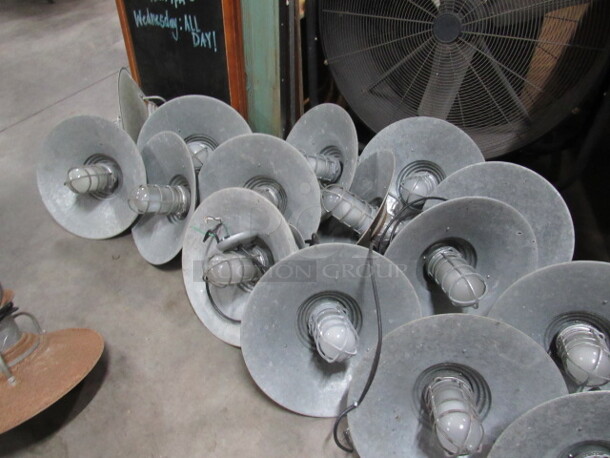 AWESOME! One 18 Inch Industrial Look Rustic Galvanized Barn Light. - Image 4 of 4