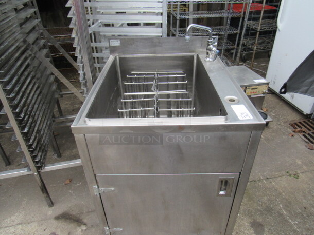 One Stainless Steel Elkay Rethermalizer. Model# RTC16Sl. 26X30X39 - Image 1 of 1
