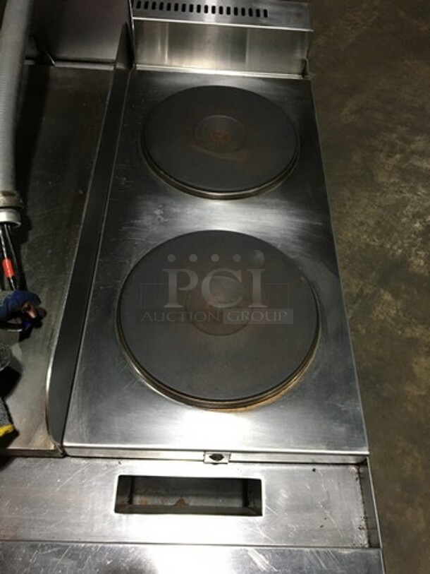 Southbend Commercial Electric Powered Flat Griddle! With 2 Right Side Hot Plates! With Full Size Oven Underneath! All Stainless Steel! On Casters! - Image 6 of 12