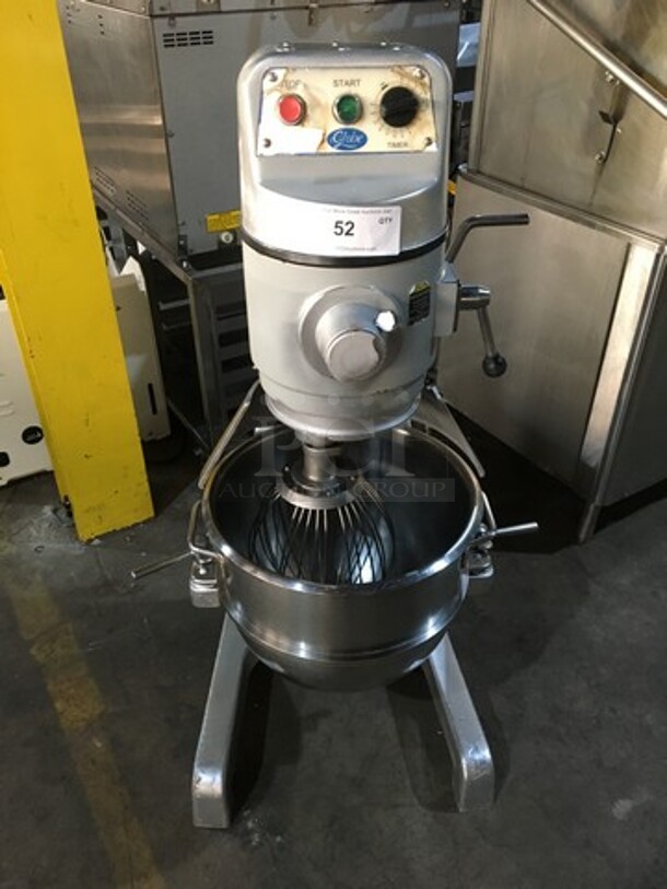 Globe Commercial 30 Quart Planetary Mixer! With Whip, Hook, & Paddle Attachments! With Stainless Steel Bowl! Serial 7314028!
