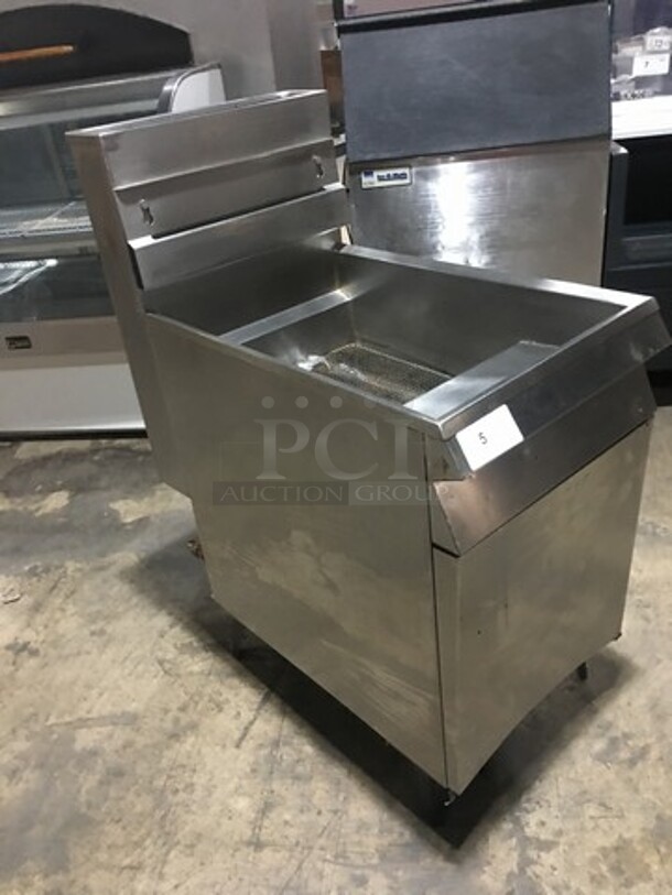 All Stainless Steel Natural Gas Powered 5 Burner Deep Fat Fryer! With Backsplash! On Legs! - Image 2 of 10