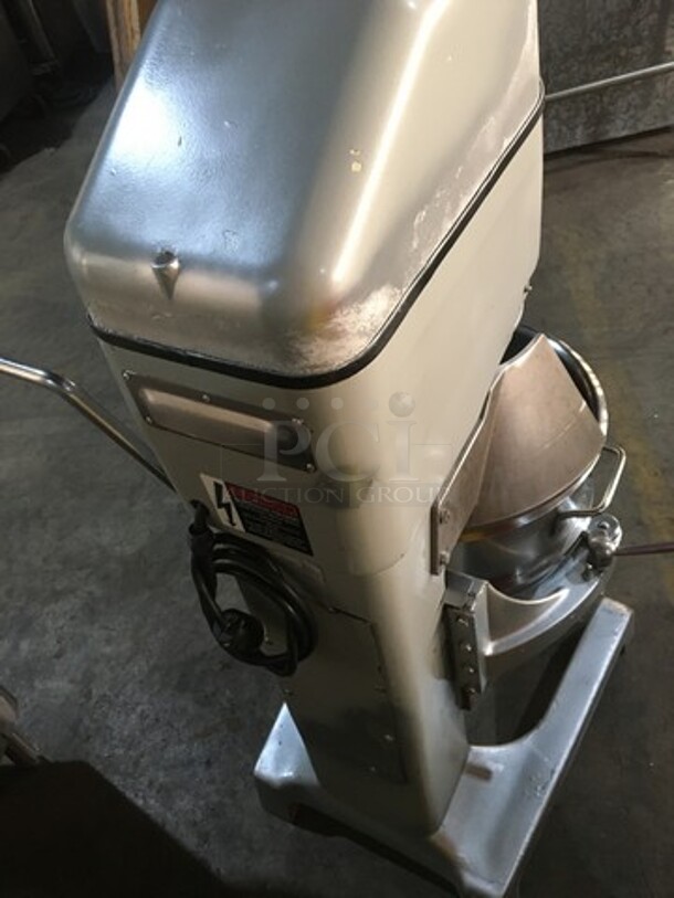 Globe Commercial 30 Quart Planetary Mixer! With Whip, Hook, & Paddle Attachments! With Stainless Steel Bowl! Serial 7314028! - Image 4 of 12