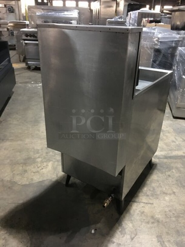 All Stainless Steel Natural Gas Powered 5 Burner Deep Fat Fryer! With Backsplash! On Legs! - Image 4 of 10