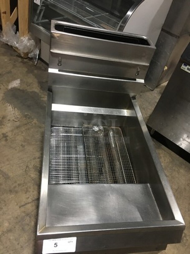 All Stainless Steel Natural Gas Powered 5 Burner Deep Fat Fryer! With Backsplash! On Legs! - Image 5 of 10