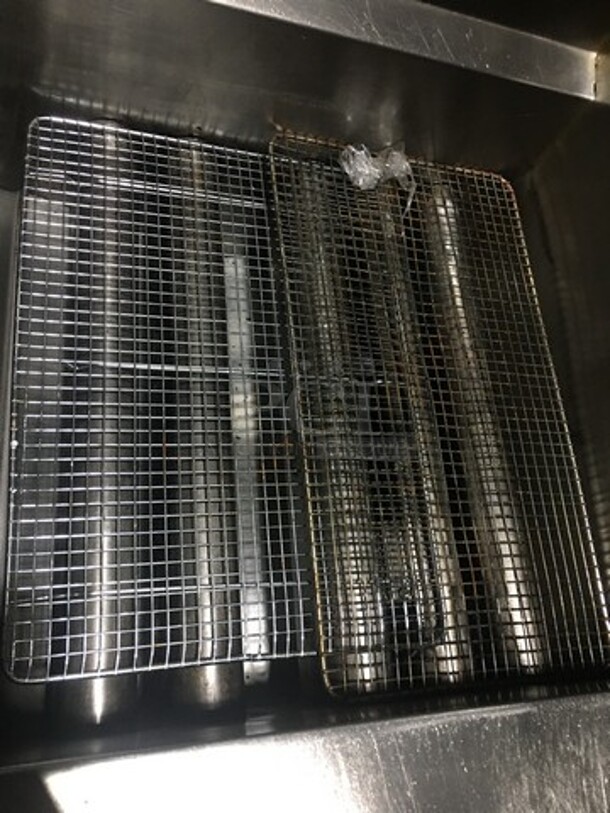 All Stainless Steel Natural Gas Powered 5 Burner Deep Fat Fryer! With Backsplash! On Legs! - Image 6 of 10