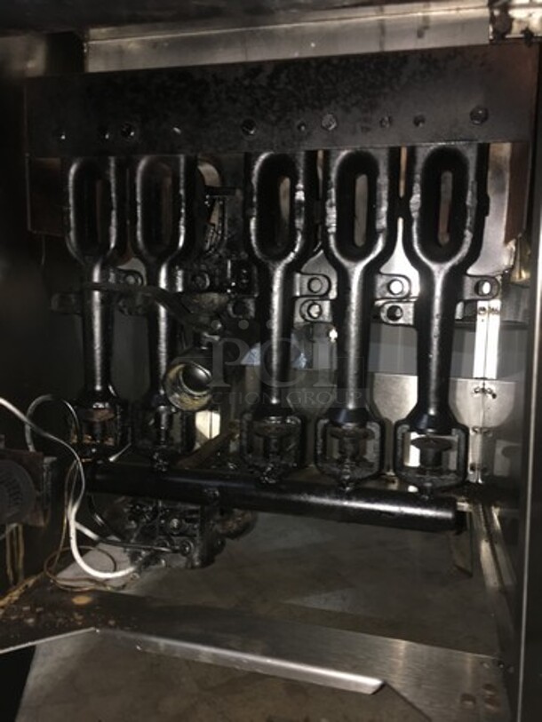 All Stainless Steel Natural Gas Powered 5 Burner Deep Fat Fryer! With Backsplash! On Legs! - Image 7 of 10