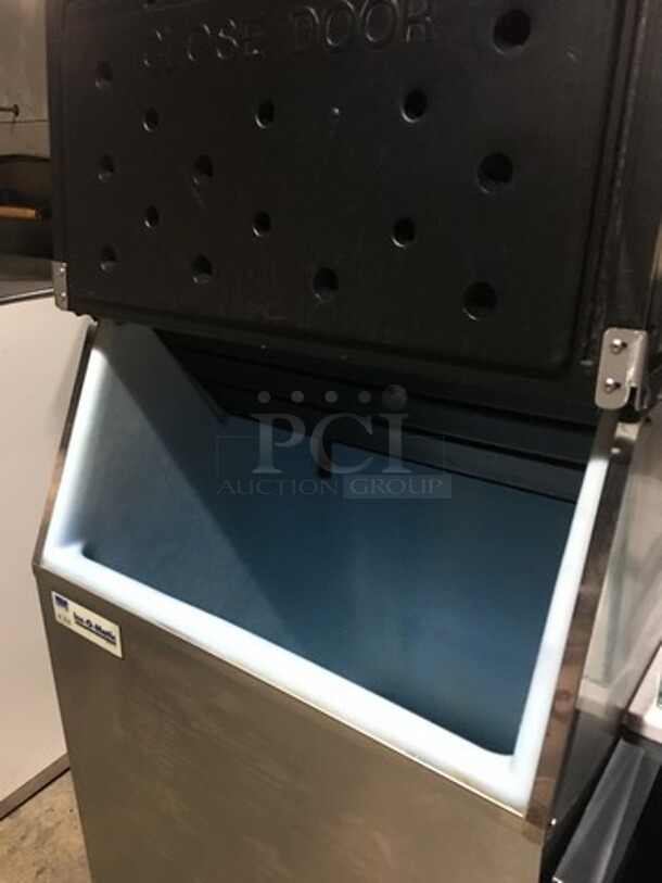 Ice-O-Matic Commercial Ice Making Machine! On Ice Bin! All Stainless Steel! Model ICE1006HW5 Serial 15061280011111! 208/230V! On Legs! 2 X Your Bid! Makes One Unit! - Image 6 of 8