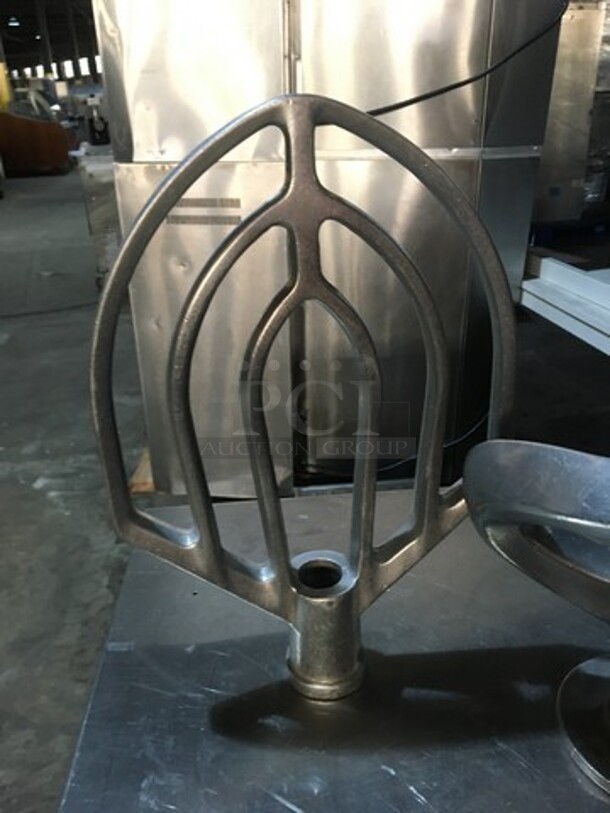 Globe Commercial 30 Quart Planetary Mixer! With Whip, Hook, & Paddle Attachments! With Stainless Steel Bowl! Serial 7314028! - Image 10 of 12