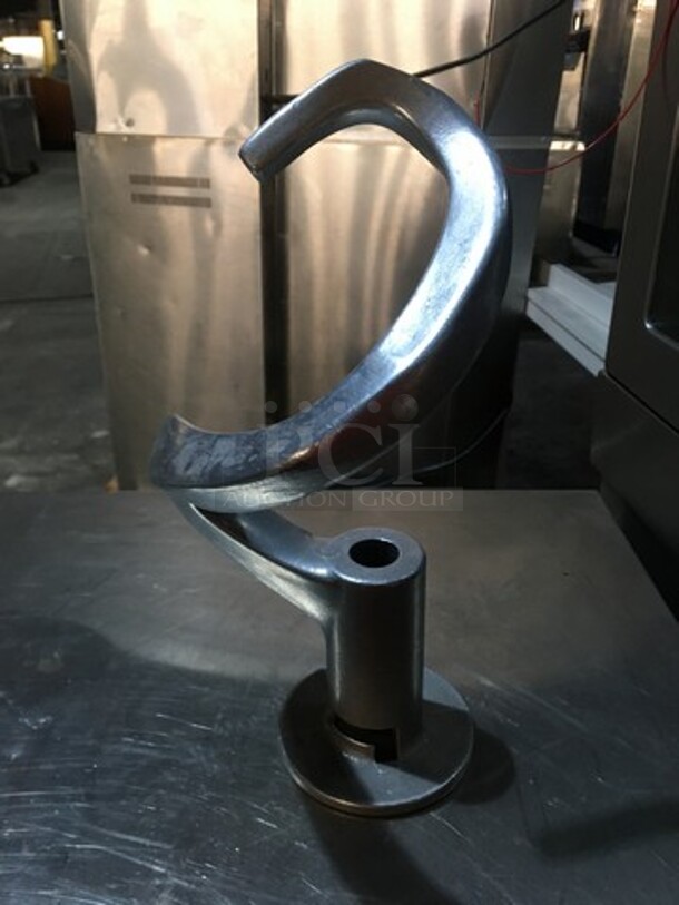 Globe Commercial 30 Quart Planetary Mixer! With Whip, Hook, & Paddle Attachments! With Stainless Steel Bowl! Serial 7314028! - Image 9 of 12