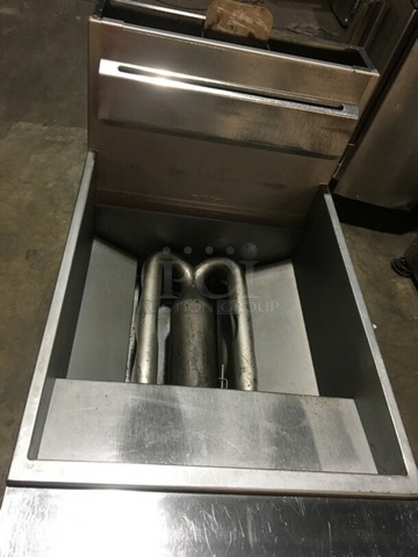 Vulcan Commercial Natural Gas Powered Deep Fat Fryer! All Stainless Steel! With Digital Touch Controls! Model 1VK85CF1OR Serial 650178559! 120V 1Phase! On Casters! - Image 5 of 11