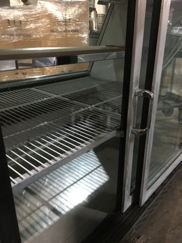 Nice! S & V Refrigerated Deli Display Case Merchandiser! Remote Compressor/No Compressor! With 2 Tier Stainless Steel Overhead Shelves! With Sliding Back Access Doors! Model CD4R Serial L0996014! 115V 1 Phase! - Image 5 of 9