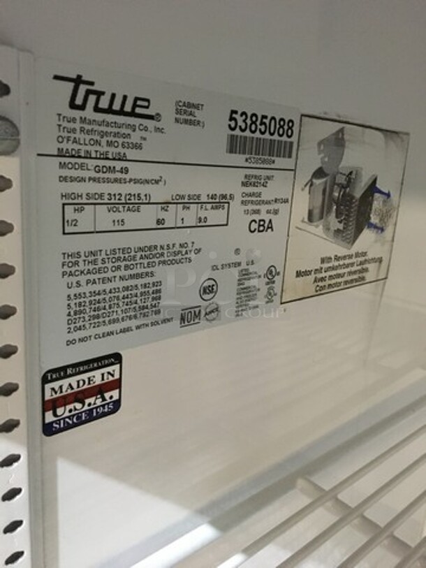 True Commercial 2 Door Reach In Refrigerator Merchandiser! With Poly Coated Racks! Model GDM49 Serial 5385088! 115V 1Phase! - Image 8 of 10