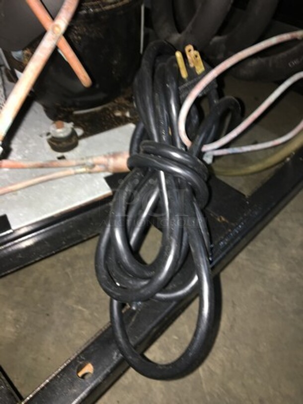 True Commercial 2 Door Reach In Refrigerator Merchandiser! With Poly Coated Racks! Model GDM49 Serial 5385088! 115V 1Phase! - Image 10 of 10