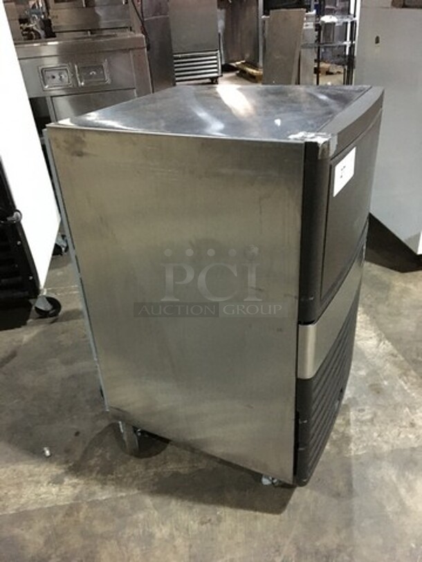 Manitowoc Commercial Under The Counter Ice Making Machine! Model QM30A Serial 310213655! 115V 1Phase! On Legs!
 - Image 2 of 8