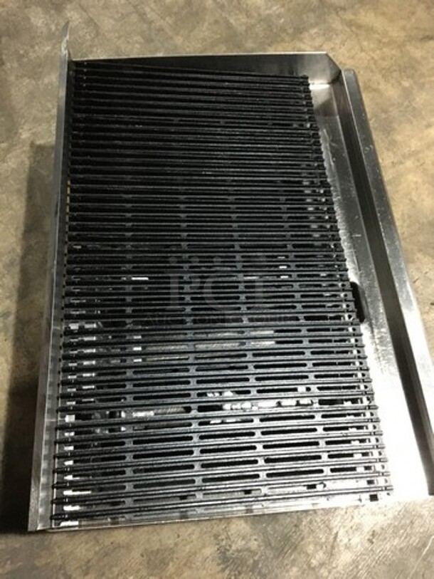 Star Max Commercial Countertop Natural Gas Powered Char Broiler Grill! With Backsplash! All Stainless Steel! On Legs! - Image 5 of 8